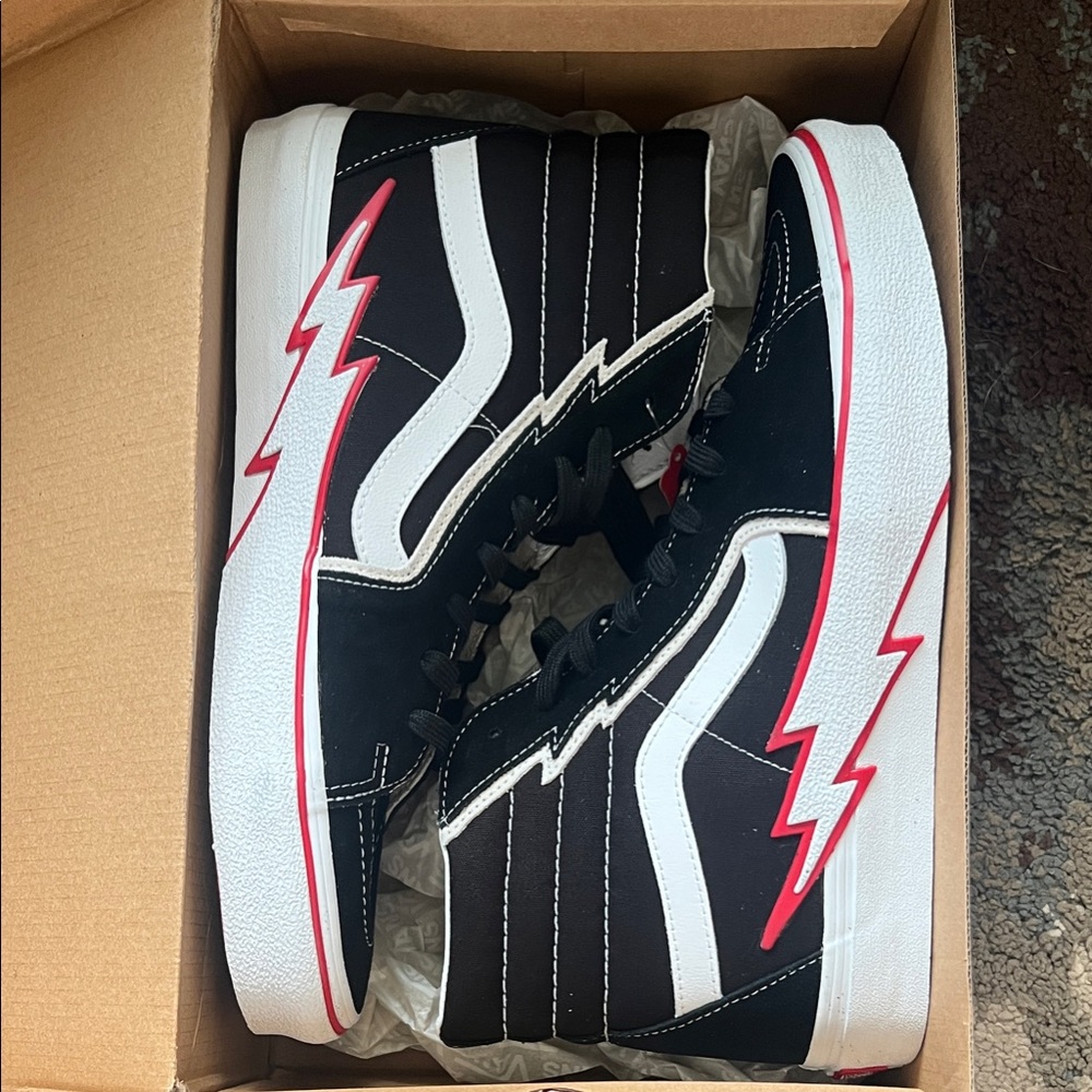 BRAND NEW! VANS SK8-Hi Bolt Size 12
